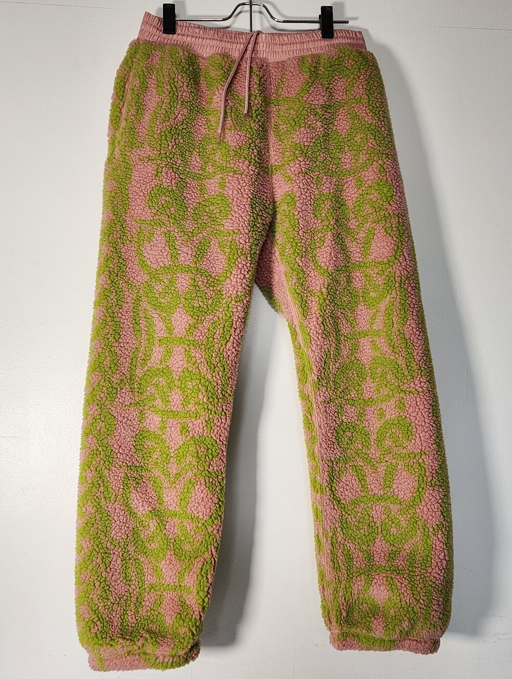 Supreme Celtic Knot WINDSTOPPER Fleece Pants in Dusty Pink